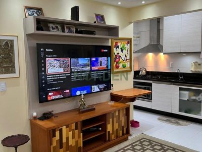 Apartamento, 77m² com 3 quartos, 1 suíte e 1 vaga no bairro Cachoeira do Bom Jesus em Florianópolis