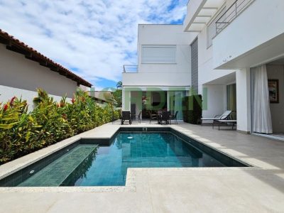 Casa, 650m² com 5 quartos, 4 suítes e 4 vagas no bairro Jurerê Internacional em Florianópolis