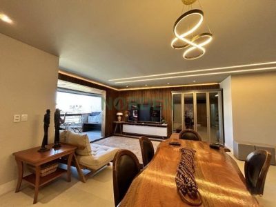 Apartamento, 92m² com 3 quartos, 1 suíte e 2 vagas no bairro Jurerê em Florianópolis