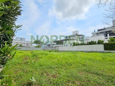 Terreno com 775m², Amoreville em Florianópolis
