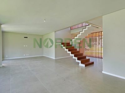 Casa, 230m² com 4 quartos, 4 suítes e 4 vagas, Green Hill 2 em Florianópolis