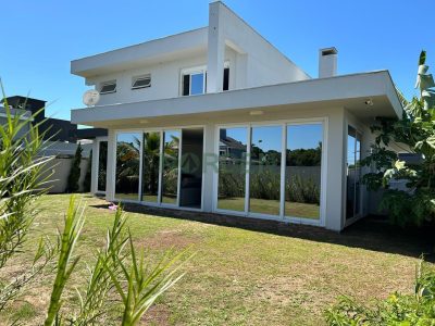 Casa, 306m² com 4 quartos, 4 suítes e 4 vagas no bairro Campeche em Florianópolis