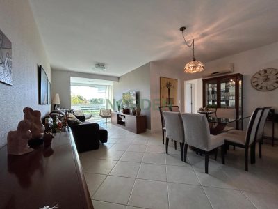 Apartamento, 126m² com 3 quartos, 3 suítes e 2 vagas no bairro Jurerê Internacional em Florianópolis