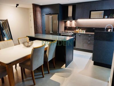 Apartamento, 117m² com 3 quartos, 3 suítes e 3 vagas no bairro Jurerê em Florianópolis