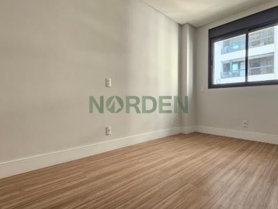 Apartamento, 87m² com 2 quartos, 2 suítes e 2 vagas, Villa Celimontana em Florianópolis