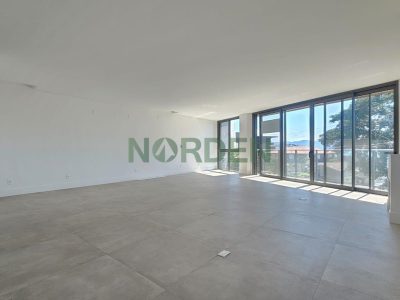 Apartamento, 155m² com 3 quartos, 3 suítes e 2 vagas, Canto Jurerê em Florianópolis