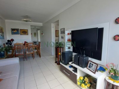 Apartamento, 75m² com 2 quartos e 1 vaga no bairro Centro em Florianópolis