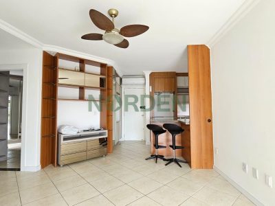 Apartamento, 90m² com 3 quartos, 1 suíte e 2 vagas no bairro Jurerê em Florianópolis
