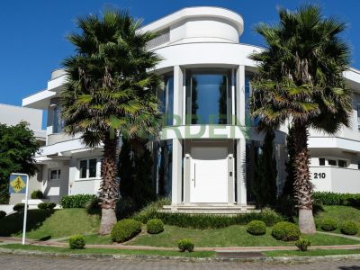 Casa, 6m² com 4 quartos, 4 suítes e 4 vagas no bairro Jurerê Internacional em Florianópolis