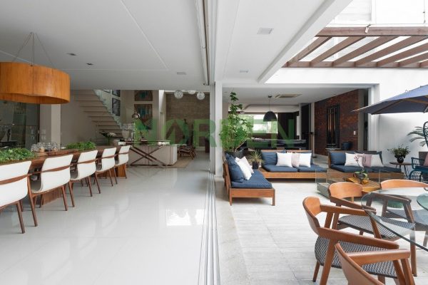 Casa, 485m² com 4 quartos, 4 suítes e 2 vagas, Condomínio Vilas de São Francisco em Florianópolis