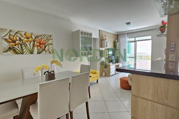 Apartamento, 115m² com 3 quartos, 1 suíte e 2 vagas, Condomínio Villa Rica em Florianópolis