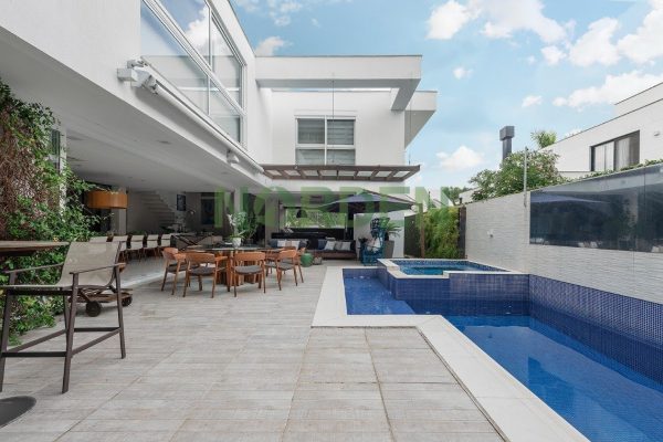 Casa, 485m² com 4 quartos, 4 suítes e 2 vagas, Condomínio Vilas de São Francisco em Florianópolis