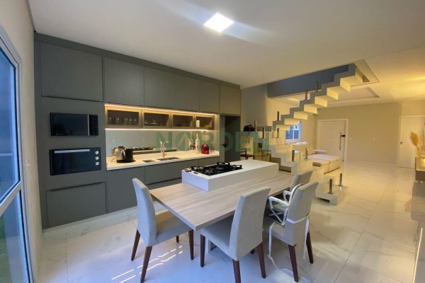 Casa, 170m² com 3 quartos, 1 suíte e 1 vaga no bairro Ingleses do Rio Vermelho em Florianópolis