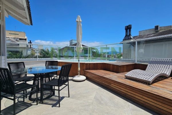 Cobertura, 164m² com 2 quartos, 1 suíte e 2 vagas, Residencial Zarif em Florianópolis