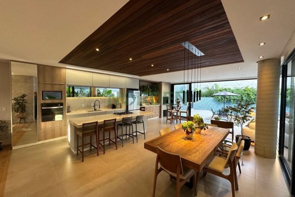 Casa, 286m² com 4 quartos, 3 suítes e 2 vagas no bairro Recanto dos Açores em Florianópolis