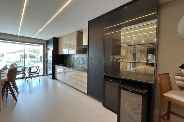 Apartamento, 125m² com 3 quartos, 3 suítes e 2 vagas, Residencial Yacht Club em Florianópolis