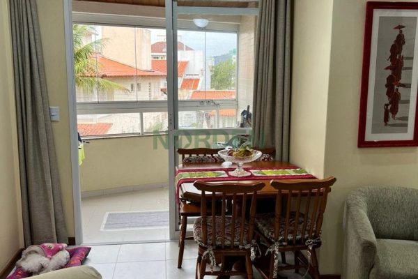 Apartamento, 77m² com 3 quartos, 1 suíte e 1 vaga no bairro Cachoeira do Bom Jesus em Florianópolis