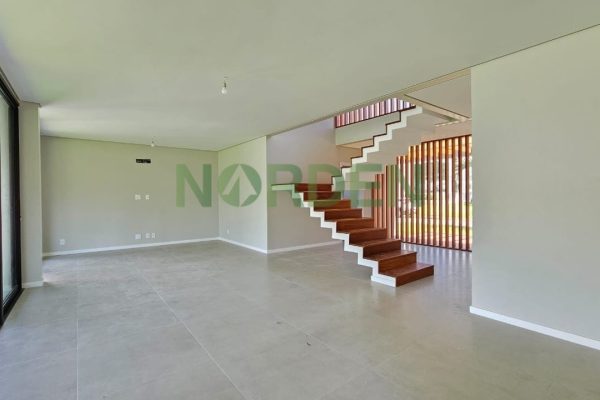 Casa, 230m² com 4 quartos, 4 suítes e 4 vagas, Green Hill 2 em Florianópolis