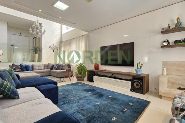 Casa, 450m² com 5 quartos, 5 suítes e 4 vagas no bairro Jurerê Internacional em Florianópolis