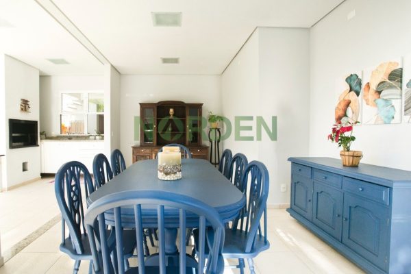 Casa, 652m² com 6 quartos, 5 suítes e 6 vagas no bairro Jurerê Internacional em Florianópolis