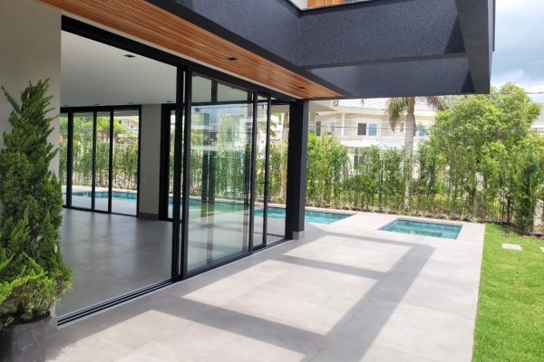 Casa, 542m² com 5 quartos, 5 suítes e 4 vagas no bairro Jurerê Internacional em Florianópolis