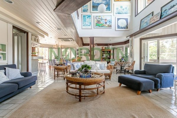 Casa, 600m² com 5 quartos, 5 suítes e 6 vagas no bairro Jurerê Internacional em Florianópolis