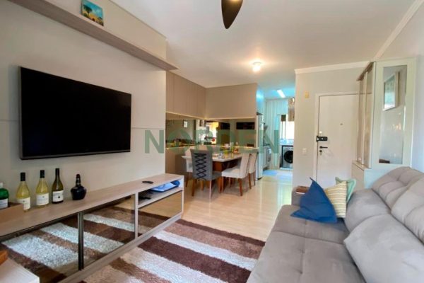 Apartamento, 74m² com 3 quartos, 1 suíte e 2 vagas, Edifício Itamaracá em Florianópolis