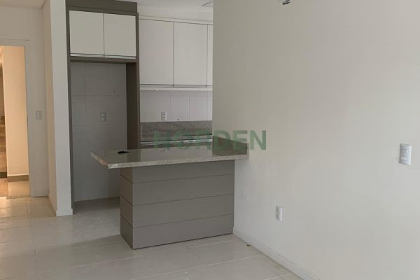 Apartamento, 74m² com 3 quartos, 1 suíte e 2 vagas no bairro Canasvieiras em Florianópolis