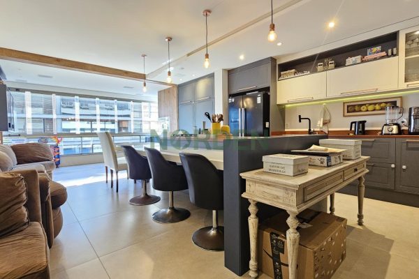 Apartamento, 115m² com 3 quartos, 3 suítes e 2 vagas, Ocean View em Florianópolis