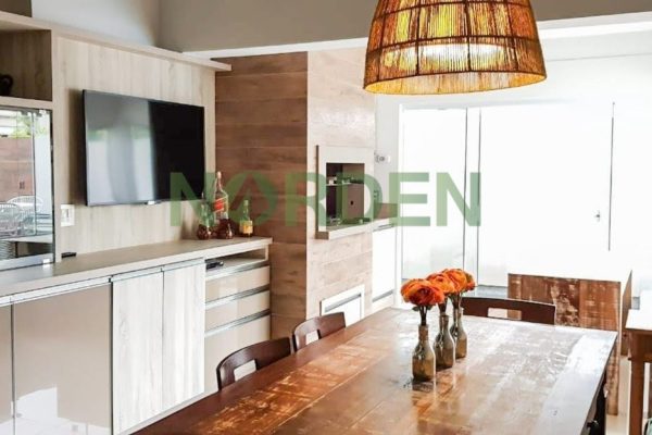 Casa, 303m² com 4 quartos, 4 suítes e 3 vagas no bairro Jurerê Internacional em Florianópolis