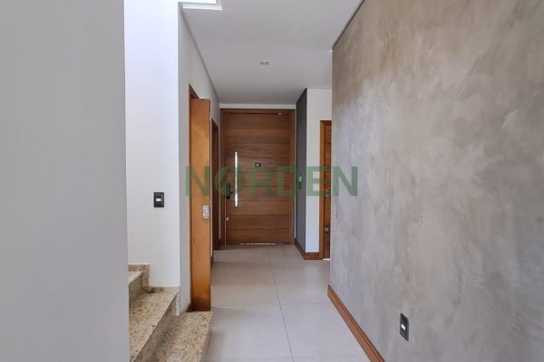 Casa, 242m² com 4 quartos, 3 suítes e 2 vagas no bairro Jurerê Internacional em Florianópolis