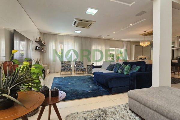 Casa, 450m² com 5 quartos, 5 suítes e 4 vagas no bairro Jurerê Internacional em Florianópolis