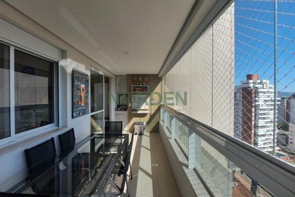 Apartamento, 128m² com 3 quartos, 1 suíte e 2 vagas, Edifício Residencial Ancoradouro em Florianópolis