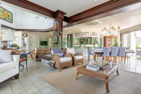 Casa, 600m² com 5 quartos, 5 suítes e 6 vagas no bairro Jurerê Internacional em Florianópolis