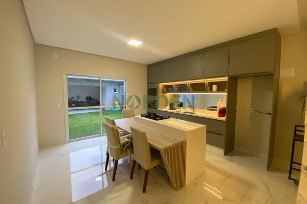 Casa, 170m² com 3 quartos, 1 suíte e 1 vaga no bairro Ingleses do Rio Vermelho em Florianópolis