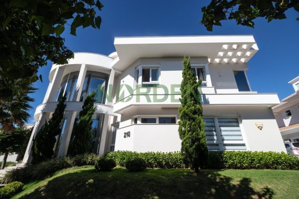 Casa, 6m² com 4 quartos, 4 suítes e 4 vagas no bairro Jurerê Internacional em Florianópolis
