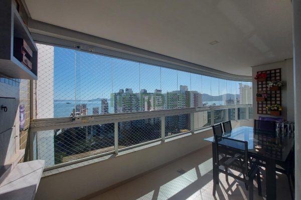 Apartamento, 128m² com 3 quartos, 1 suíte e 2 vagas, Edifício Residencial Ancoradouro em Florianópolis
