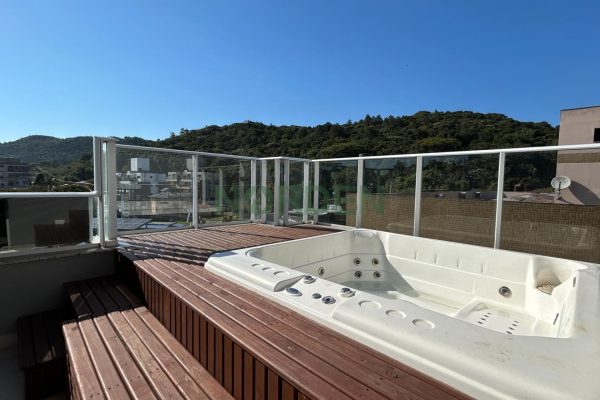 Cobertura, 134m² com 2 quartos, 1 suíte e 2 vagas no bairro Jurerê em Florianópolis