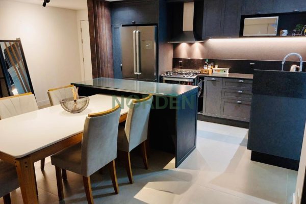 Apartamento, 117m² com 3 quartos, 3 suítes e 3 vagas no bairro Jurerê em Florianópolis