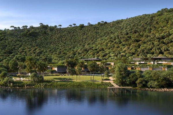 Casa em Condominio, 388m² com 5 quartos, 2 suítes e 4 vagas, Moradas do Canto em Florianópolis