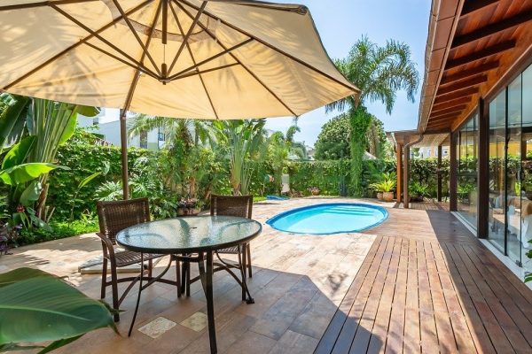 Casa, 450m² com 3 quartos, 3 suítes e 4 vagas no bairro Jurerê Internacional em Florianópolis