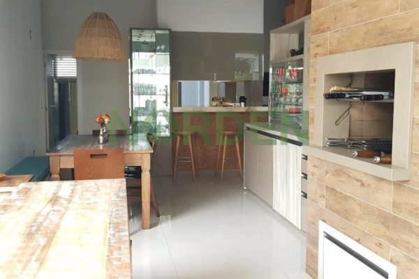 Casa, 303m² com 4 quartos, 4 suítes e 3 vagas no bairro Jurerê Internacional em Florianópolis