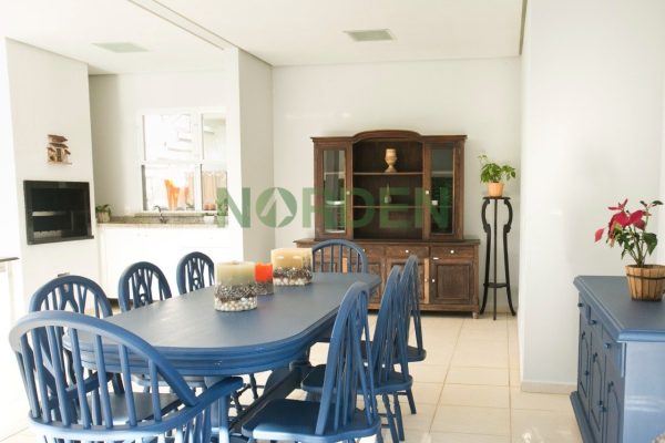 Casa, 652m² com 6 quartos, 5 suítes e 6 vagas no bairro Jurerê Internacional em Florianópolis