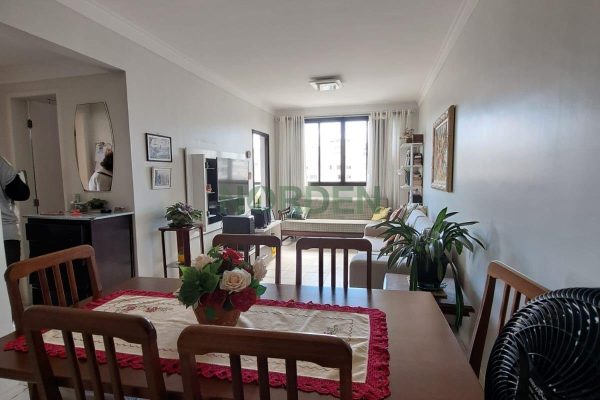 Apartamento, 75m² com 2 quartos e 1 vaga no bairro Centro em Florianópolis