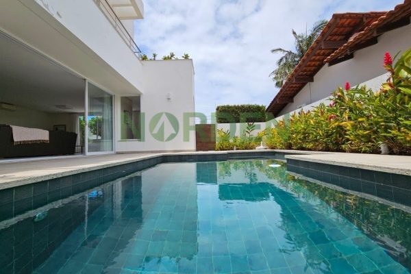 Casa, 650m² com 5 quartos, 4 suítes e 4 vagas no bairro Jurerê Internacional em Florianópolis