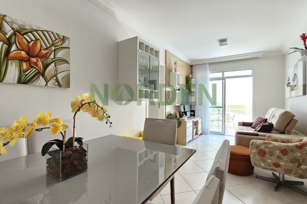 Apartamento, 115m² com 3 quartos, 1 suíte e 2 vagas, Condomínio Villa Rica em Florianópolis